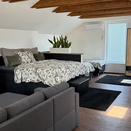 Aparthotel Sg Apartmanovy Dum Hořice